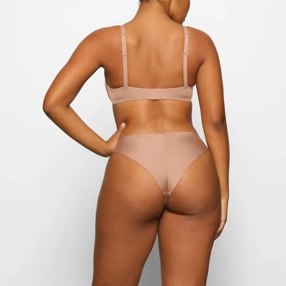 🤎SKIMS WIRELESS FORM PUSH UP PLUNGE BRA IN SIENNA 32B - Picture 5 of 5